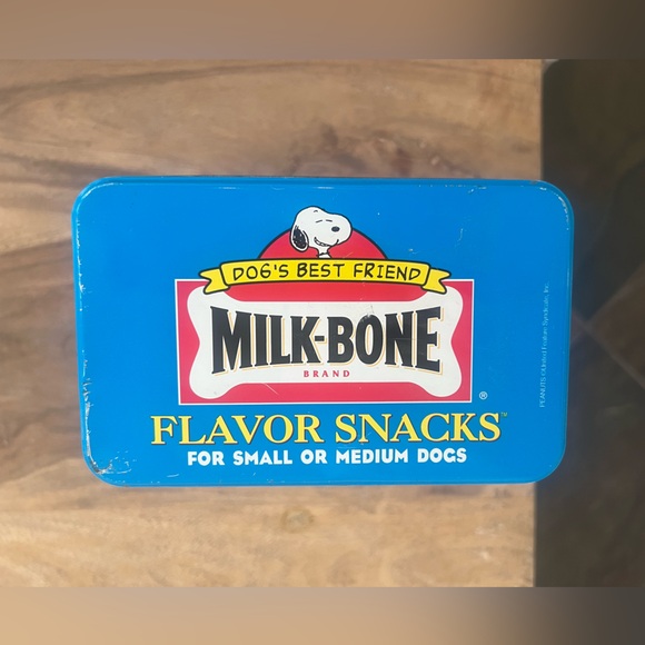 Vintage Snoopy Milk Bone Flavor Snacks Christmas Tin 1996 - Picture 2 of 8